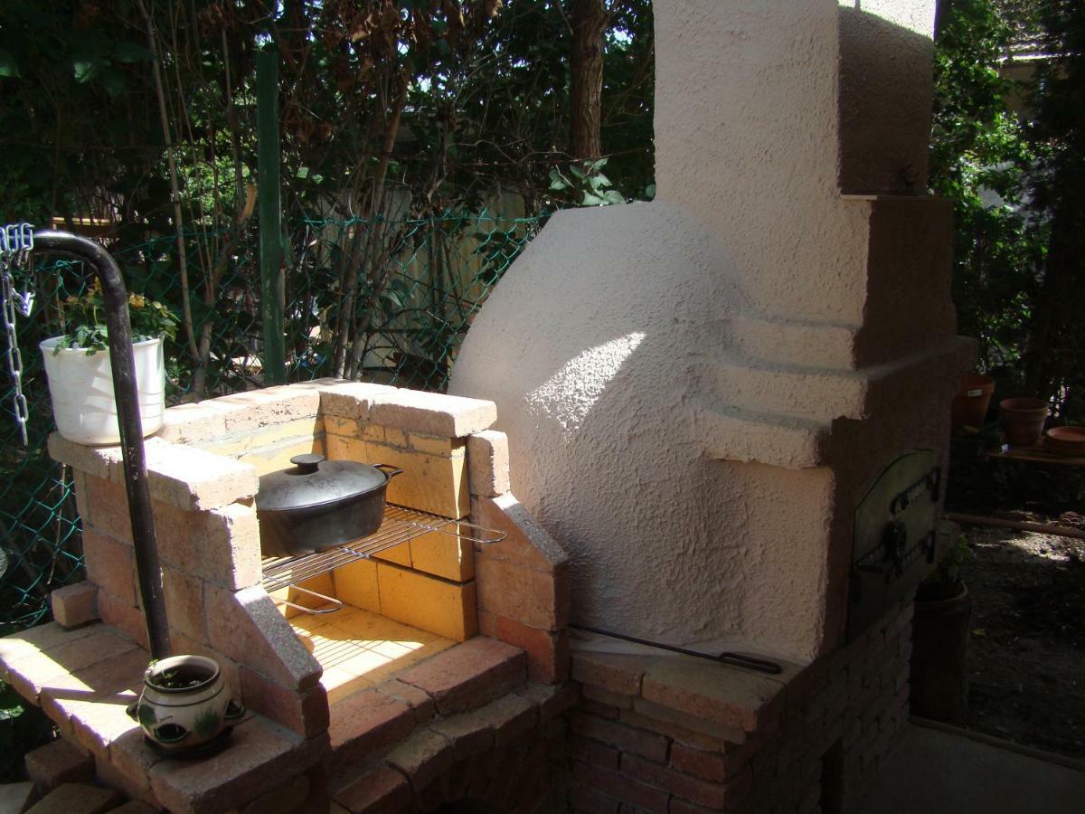 F57 - Frankó Családi Panzió Acomodação com café da manhã Balatonlelle Exterior foto