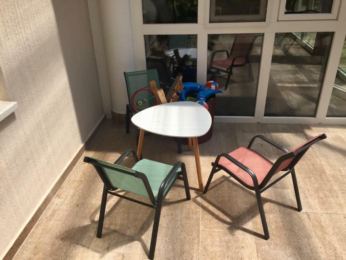 F57 - Frankó Családi Panzió Acomodação com café da manhã Balatonlelle Exterior foto